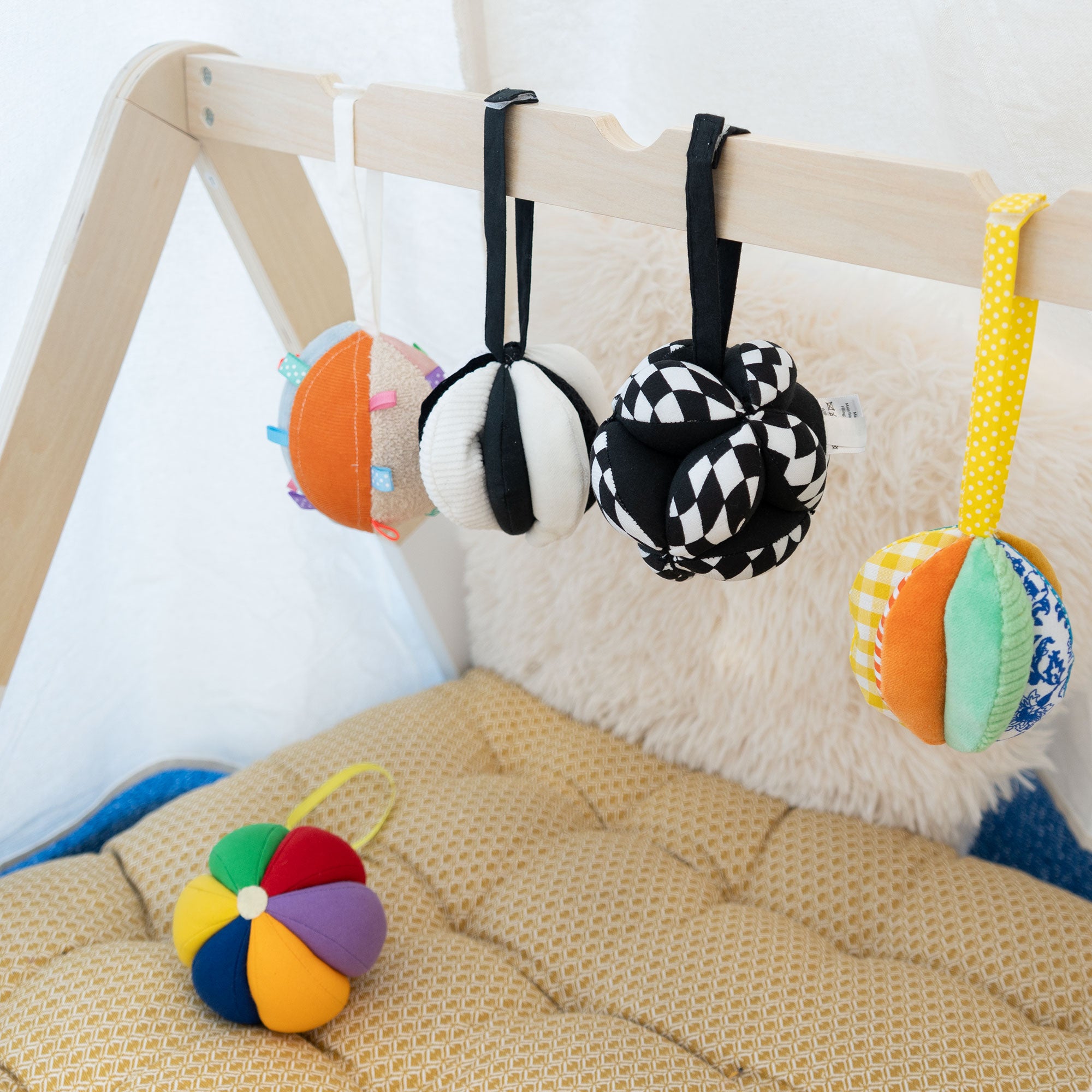 Balle du monde du contraste