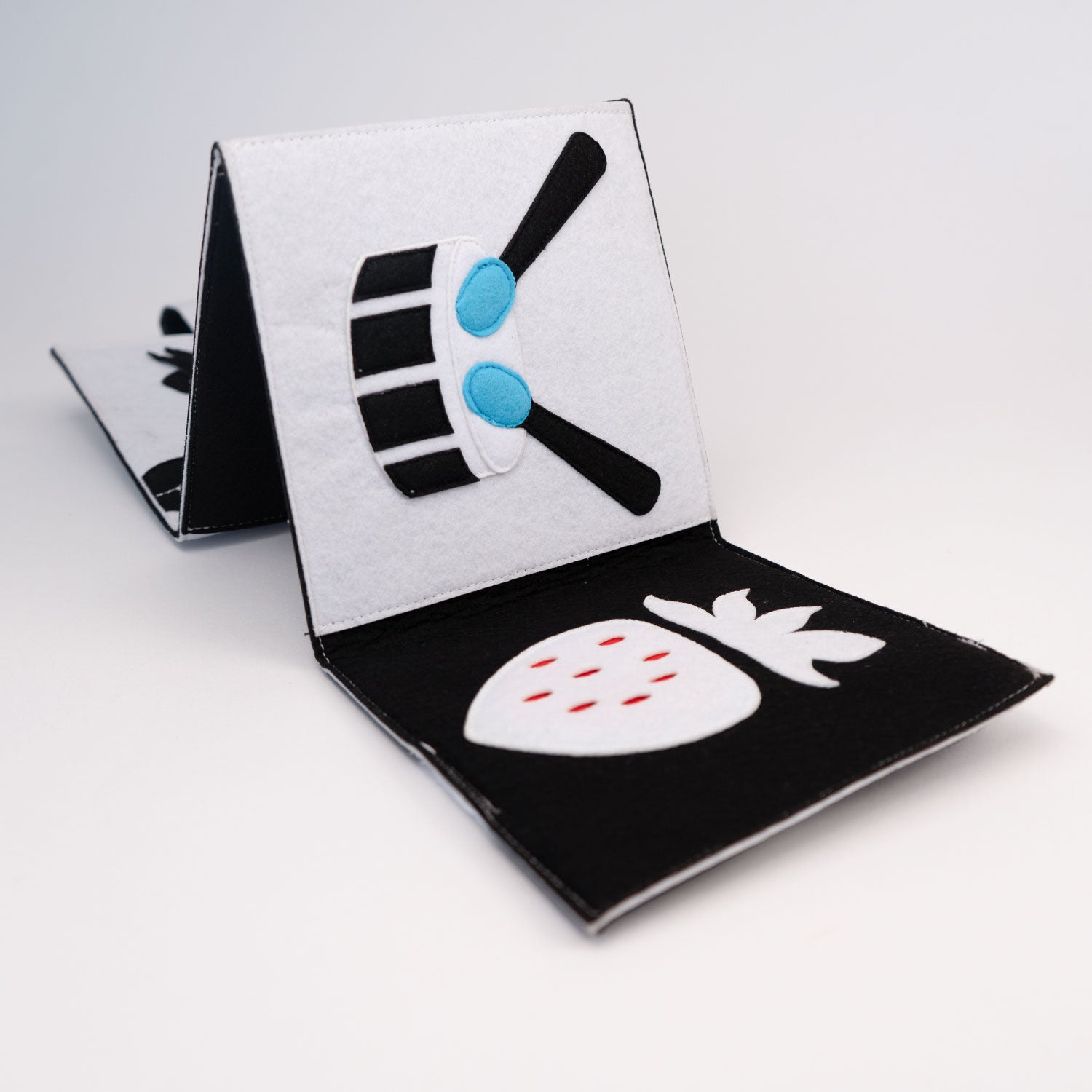 Livret « Contrastes élevés » en noir et blanc